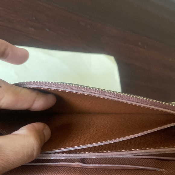 Authentic Louis Vuitton Monogram Accordion Clutch/Wristlet With Goldtone Chain! - Picture 14 of 17